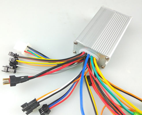 इलेक्ट्रिक व्हीकल 24V 36V 48V के लिए 60V 72V BLDC मोटर कंट्रोलर